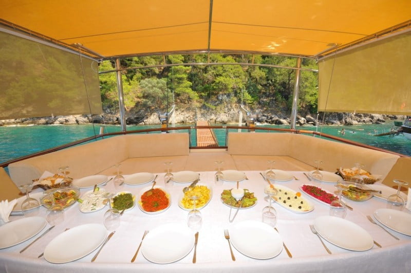 meal on yacht