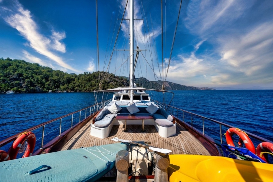 Charter Ilknur Sultan Gulet in Turkey with 6 cabins, professional crew, and deluxe blue cruise routes from Bodrum, Fethiye, Marmaris.