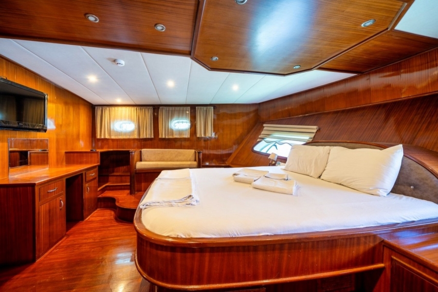 Charter Ilknur Sultan Gulet in Turkey with 6 cabins, professional crew, and deluxe blue cruise routes from Bodrum, Fethiye, Marmaris.