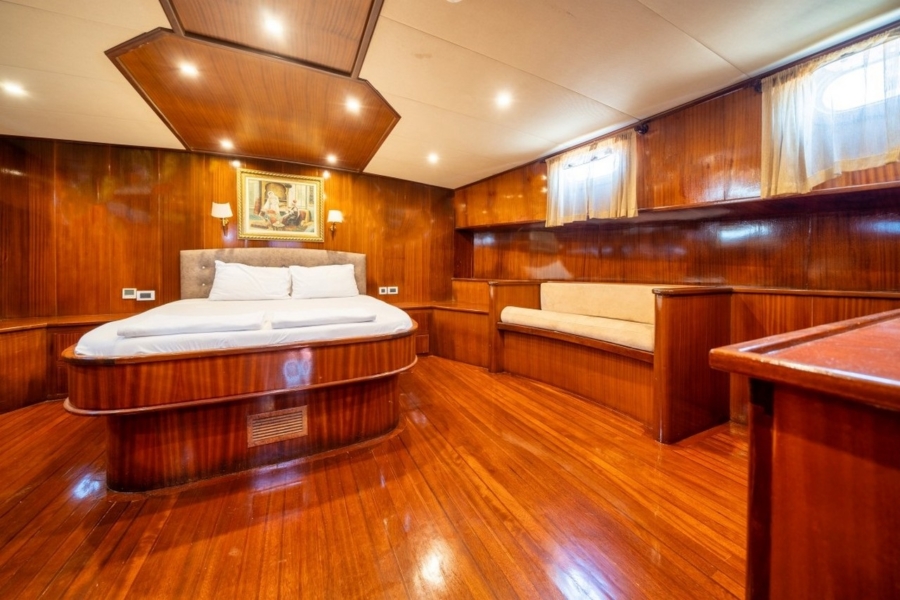 Charter Ilknur Sultan Gulet in Turkey with 6 cabins, professional crew, and deluxe blue cruise routes from Bodrum, Fethiye, Marmaris.
