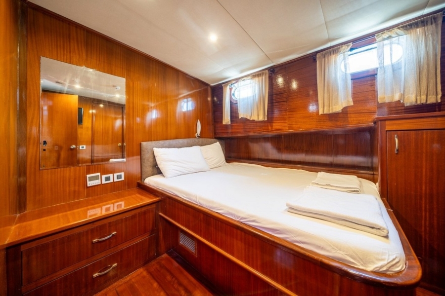 Charter Ilknur Sultan Gulet in Turkey with 6 cabins, professional crew, and deluxe blue cruise routes from Bodrum, Fethiye, Marmaris.