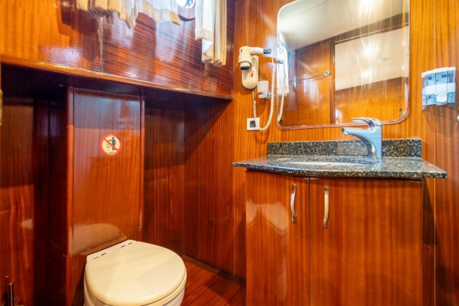 Charter Ilknur Sultan Gulet in Turkey with 6 cabins, professional crew, and deluxe blue cruise routes from Bodrum, Fethiye, Marmaris.