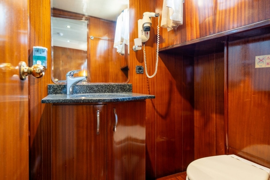 Charter Ilknur Sultan Gulet in Turkey with 6 cabins, professional crew, and deluxe blue cruise routes from Bodrum, Fethiye, Marmaris.