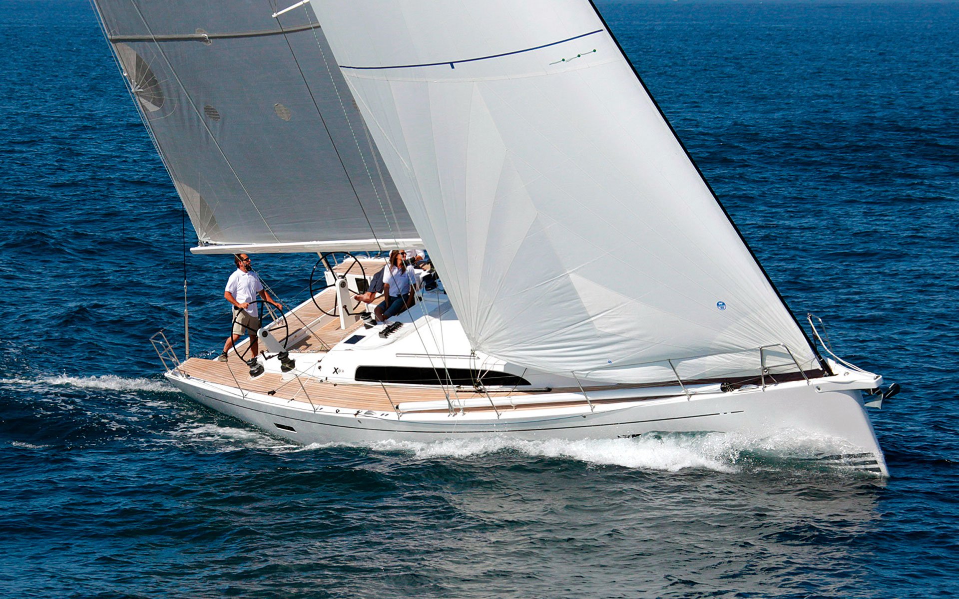 bareboat luxury yacht charter