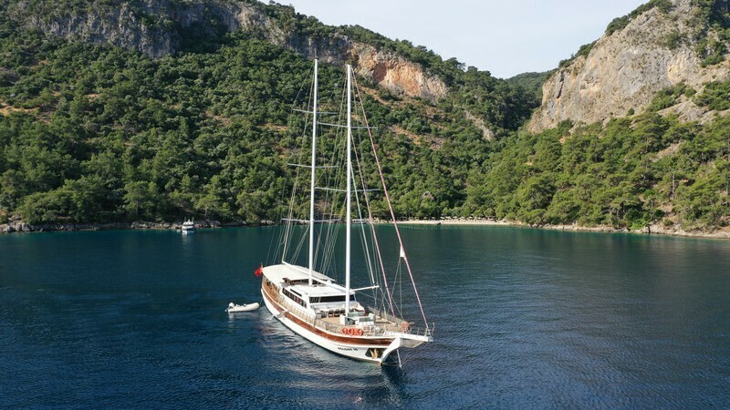 Luxury Yacht Charter