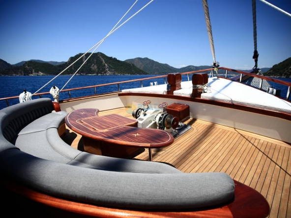 Private Yacht Charter 