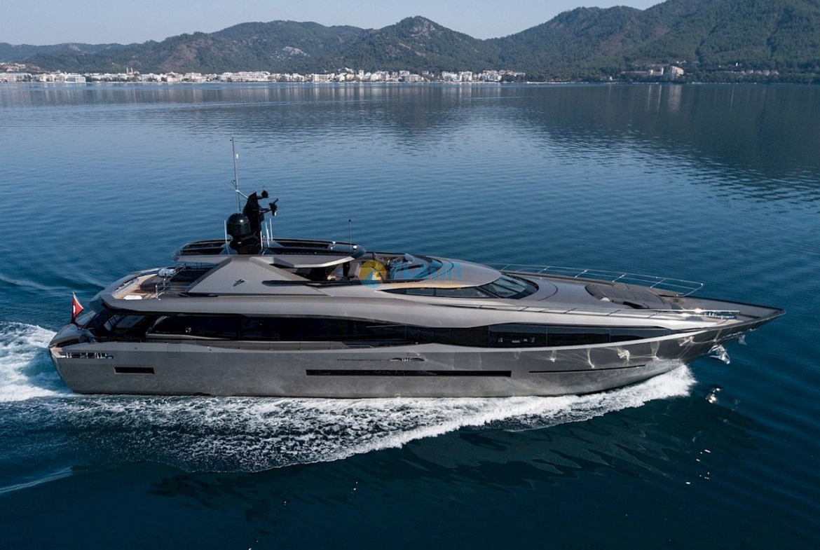 Motoryacht Charter Rent Motor Yacht