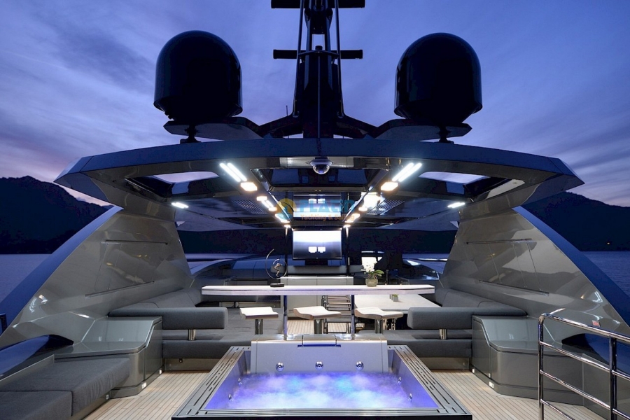 Motoryacht Charter Rent Motor Yacht