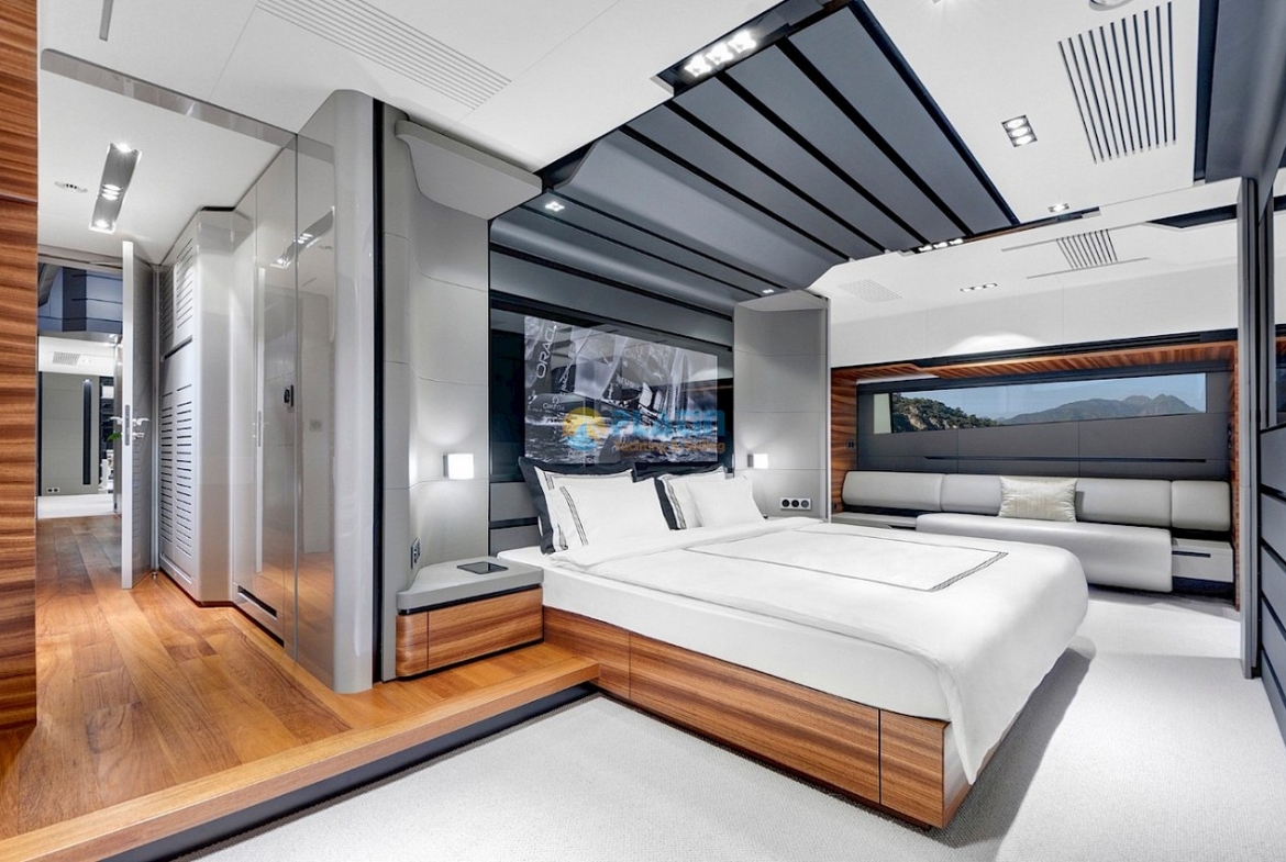 Motoryacht Charter Rent Motor Yacht