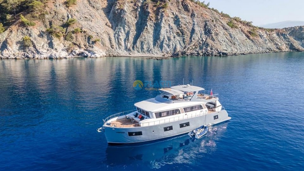 Trawler Compass Motoryacht charter