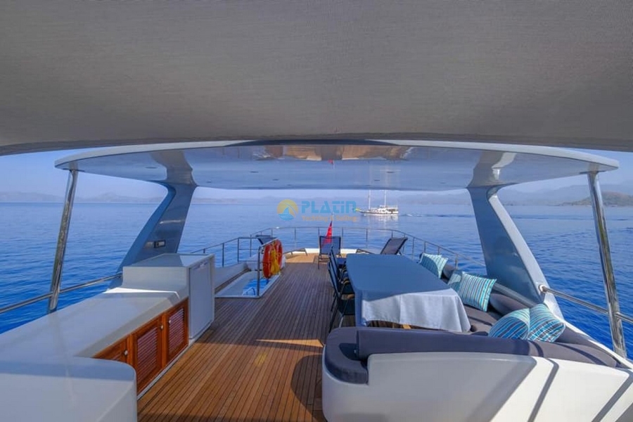 Trawler Compass Motoryacht charter