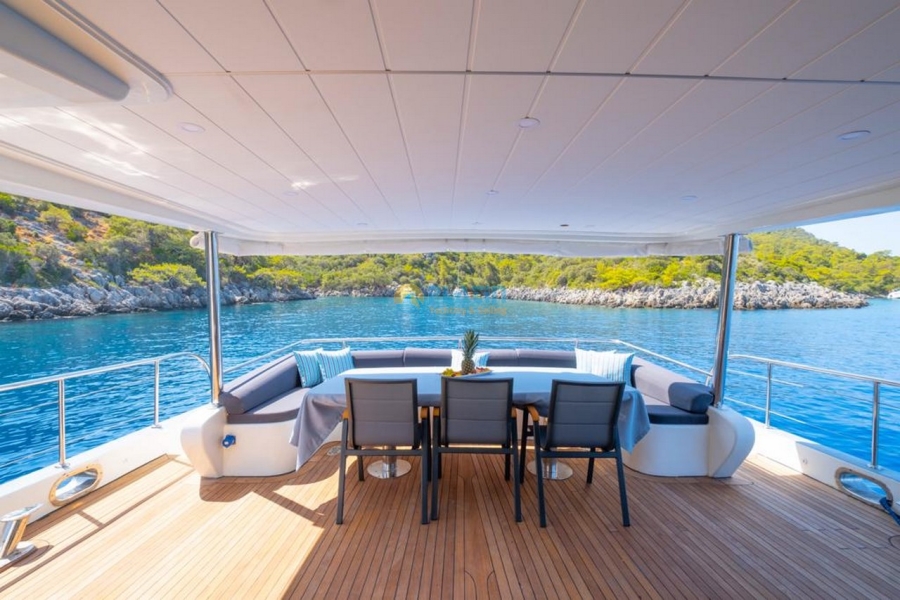 Trawler Compass Motoryacht charter