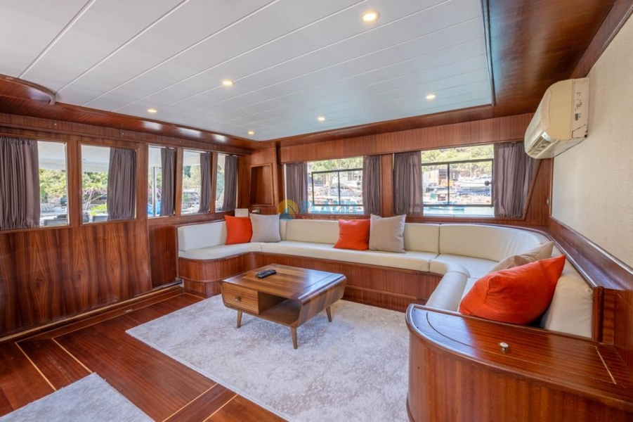Trawler Compass Motoryacht charter