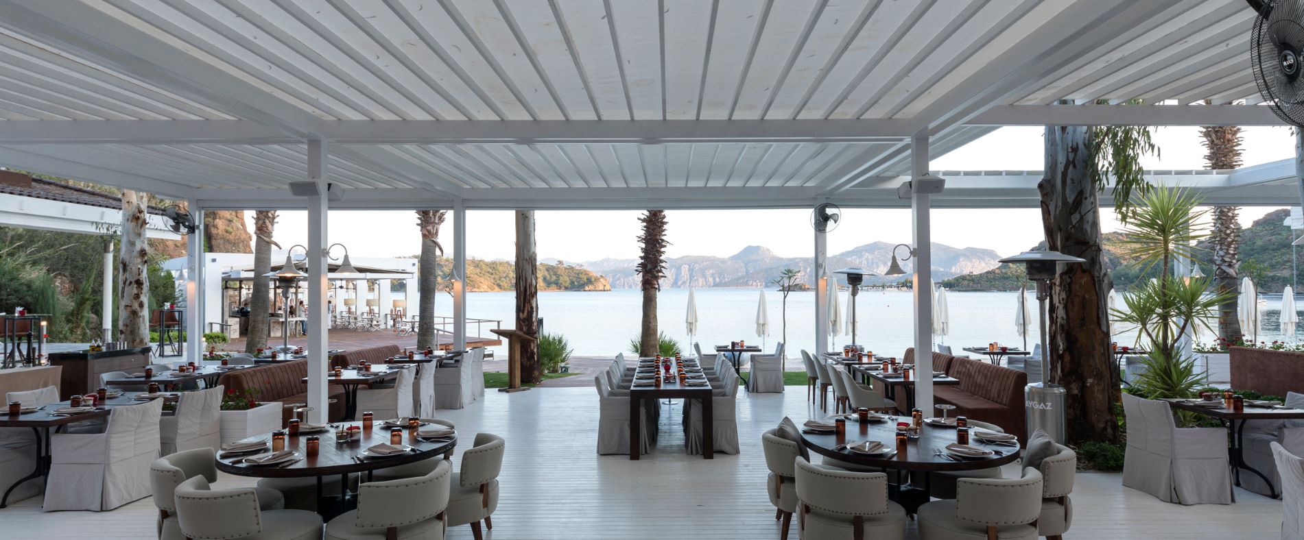 How to Reach D Maris Bay – Private Yacht Charter