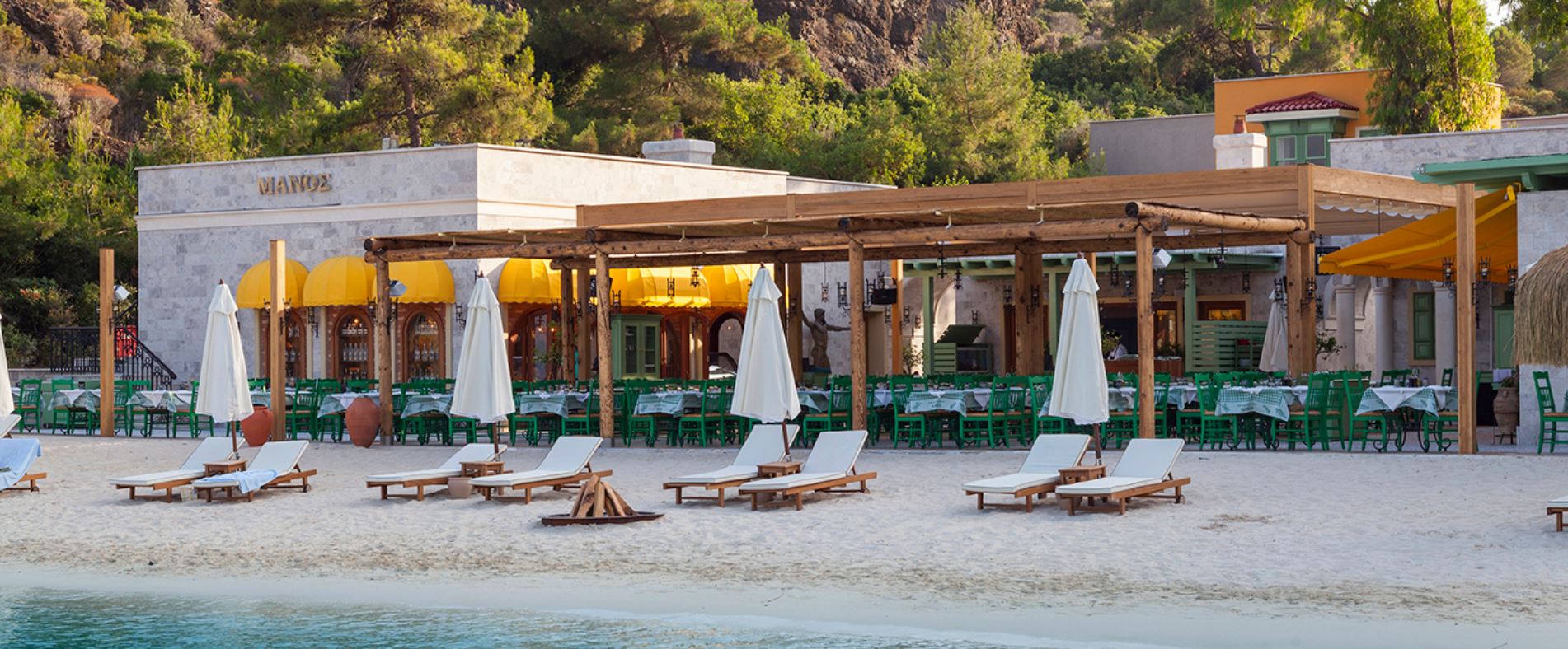 How to Reach D Maris Bay – Private Yacht Charter