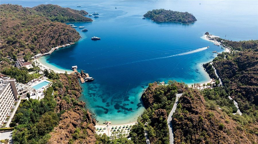 Luxury Hotels You Can Visit During a Yacht Holiday Turkey