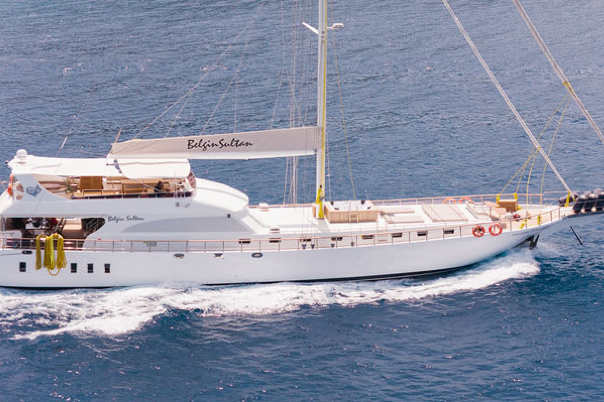 Should You Choose a Gulet or a Trawler