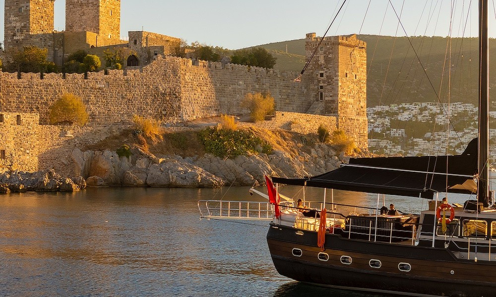 10 Luxurious Reasons to Charter a Yacht in Bodrum