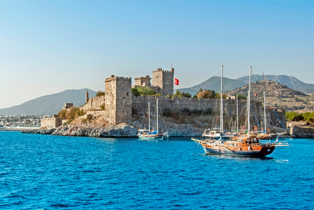10 Luxurious Reasons to Charter a Yacht in Bodrum