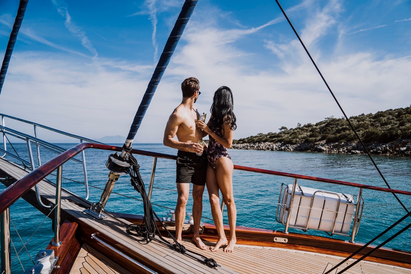 Boat Holiday vs Hotel Holiday — Key Differences