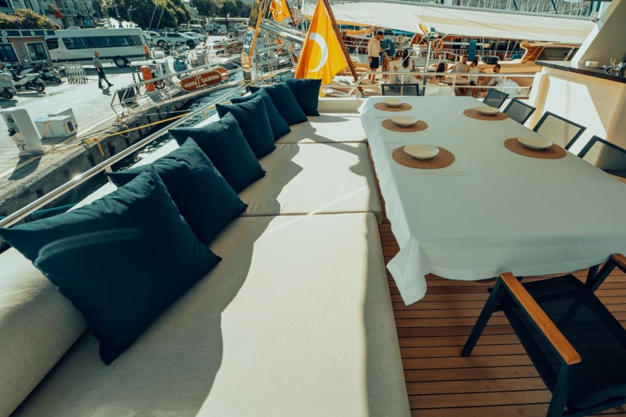 Experience an unforgettable blue cruise on BELUGA, a modern 2025 luxury motor yacht. 5 cabins, 10 guests, water sports, and tailor-made itineraries in Turkey & the Greek Islands.