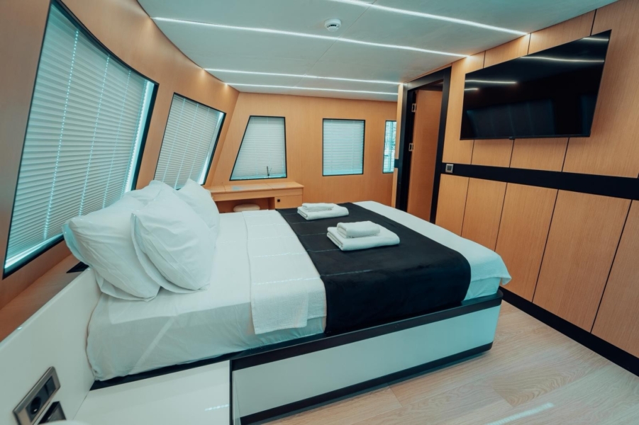 Experience an unforgettable blue cruise on BELUGA, a modern 2025 luxury motor yacht. 5 cabins, 10 guests, water sports, and tailor-made itineraries in Turkey & the Greek Islands.