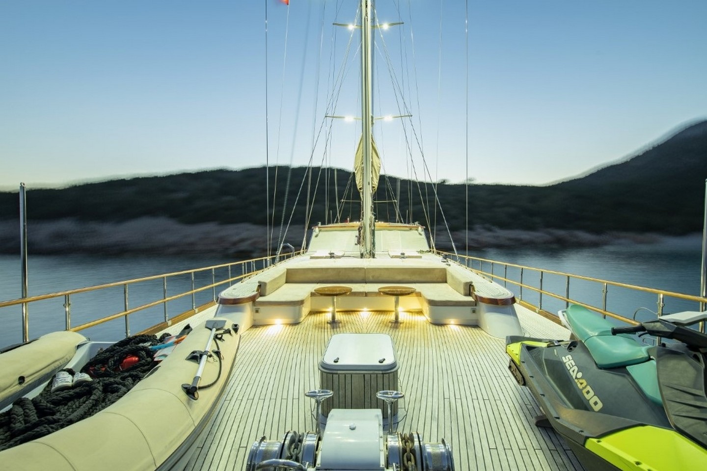 Discover how a gulet is prepared before charter—from crew briefings and route planning to safety checks and final inspections. A professional guide to seamless blue cruises