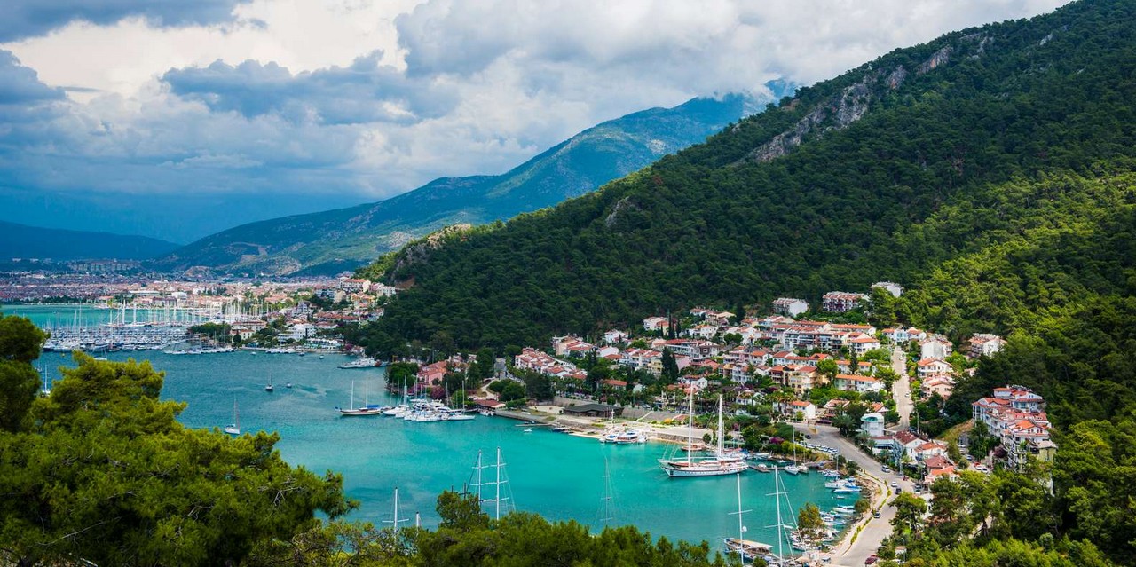 Comparison of boat charter options in Bodrum, Göcek, and Fethiye. Which region is suitable for whom? Price analysis, route advantages, bays, gulet and motor yacht options