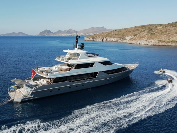 Illusion II motor yacht in Turkey. 6 cabins, 12 guests, ultra luxury yacht experience.
